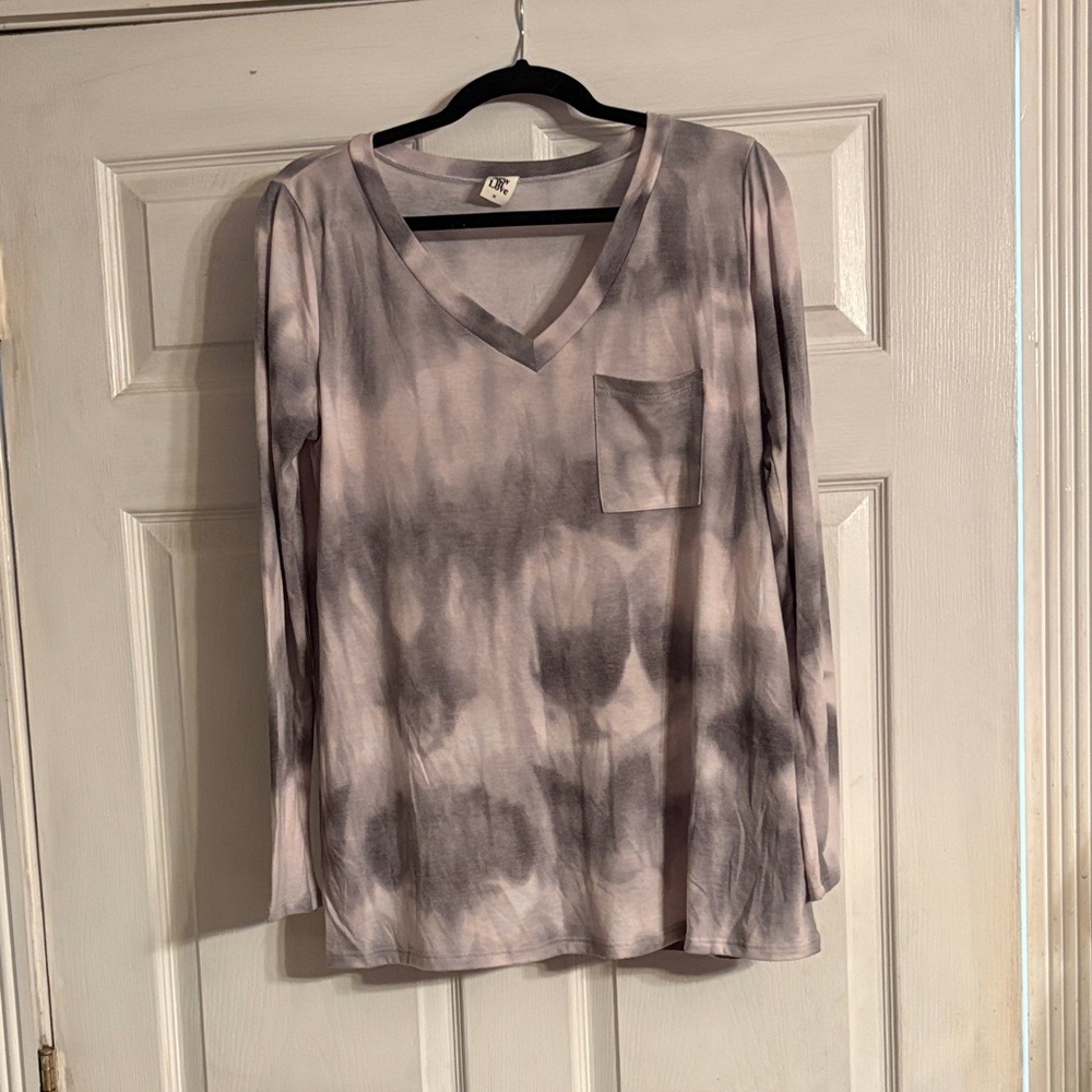 Sew In Love Gray Tie-Dye V-Neck Long Sleeve Tee